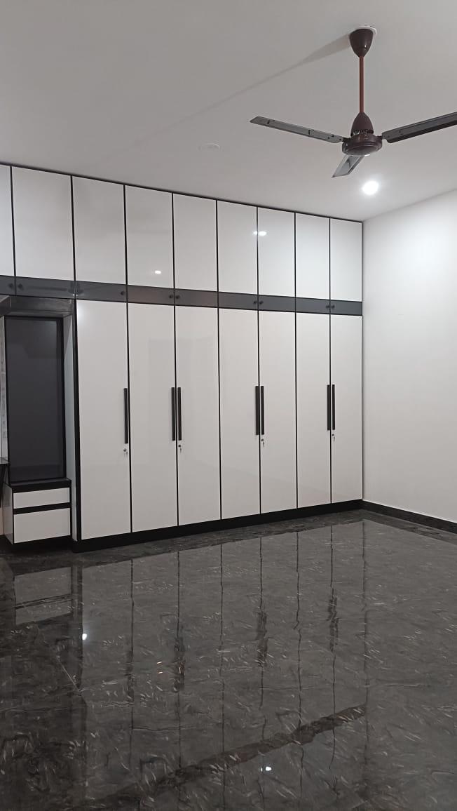 Interior Image 27
