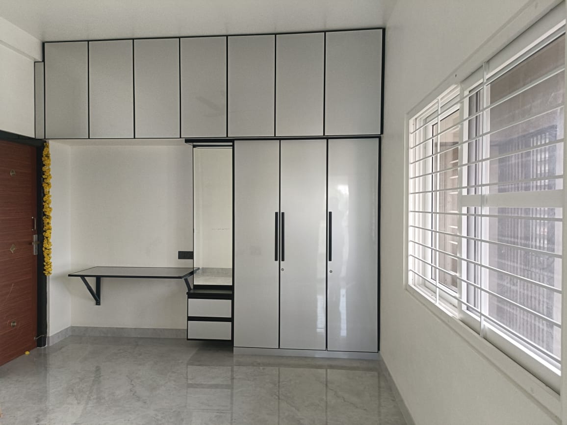 Interior Image 9