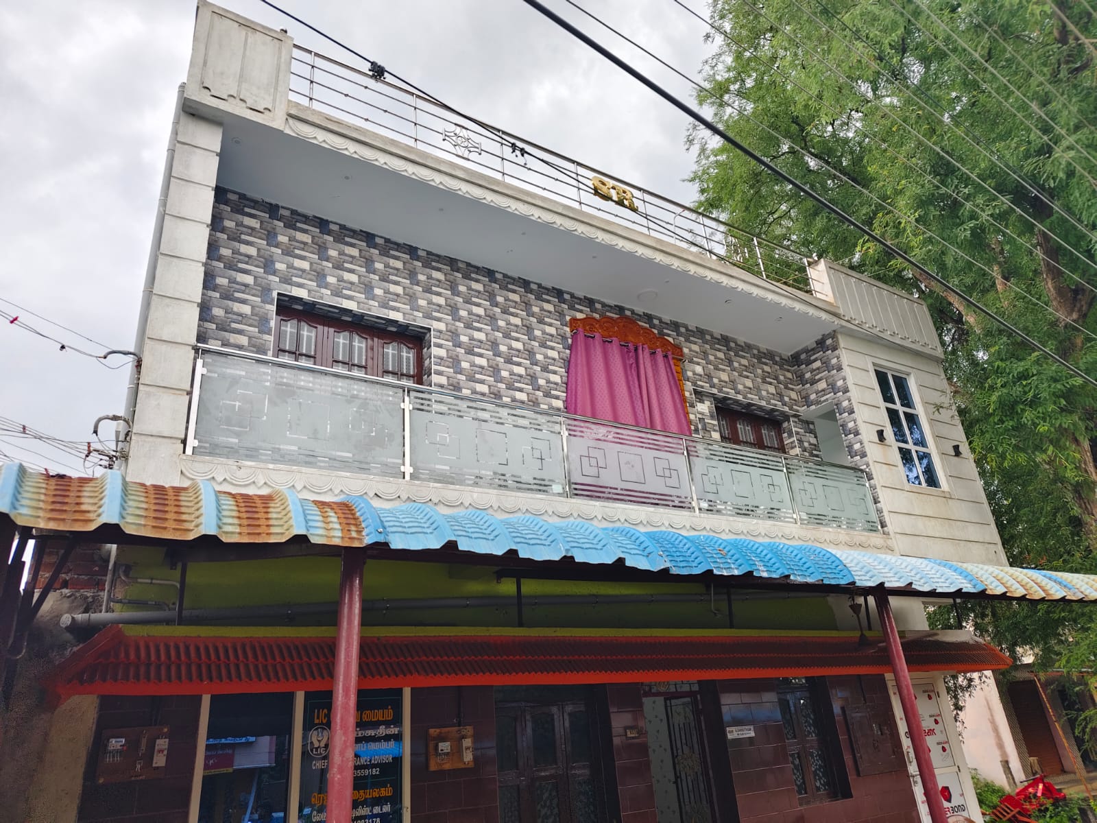 Exterior Image 12