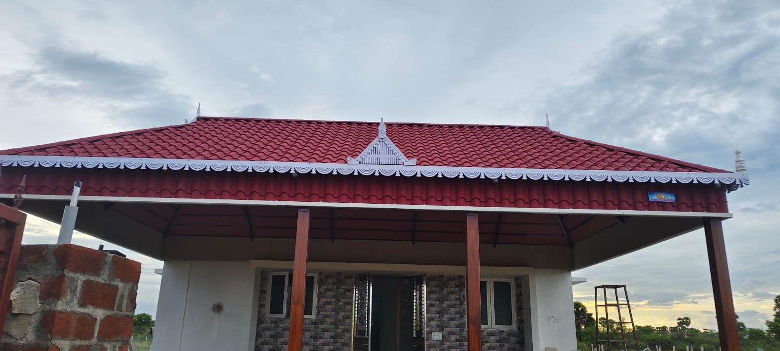 Exterior Image 21